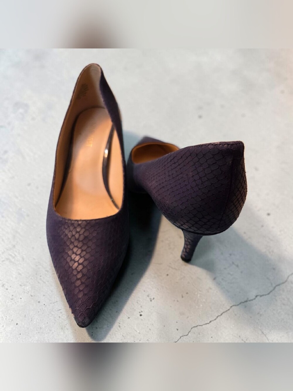 Nine West Navy Pointed-Toe Textured Pumps - Picture 6 of 9